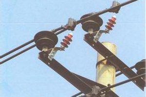 DLT1498.3-2016 变电设备在线监测装置技术规范 第3部分：电容型设备及金属氧化物避雷器绝缘在线监测装置（最新规范）