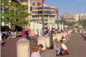 旧城再生与新城开发