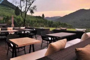 凤凰镇鸷山区矿坑工业遗址景观改造设计项目